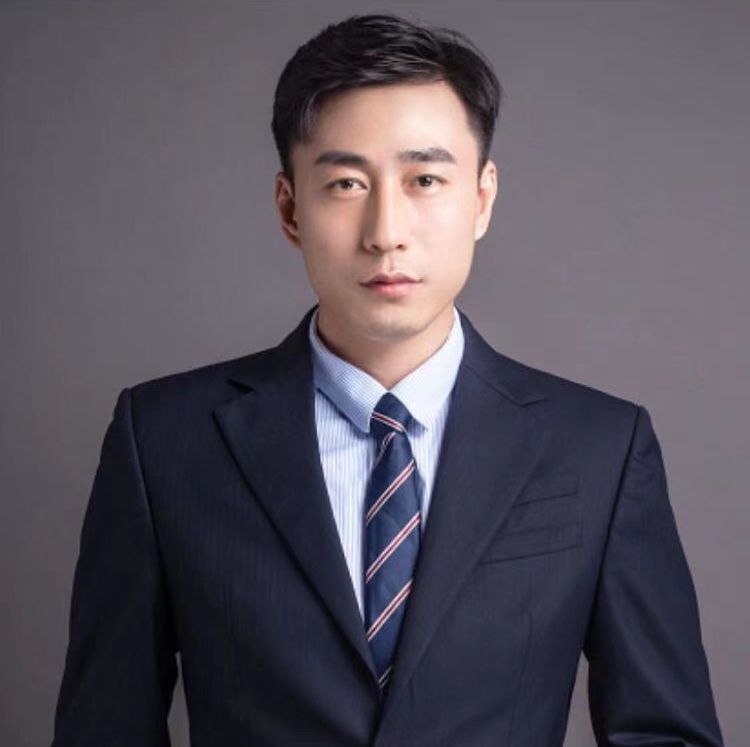 郑英 视觉与舞美负责人